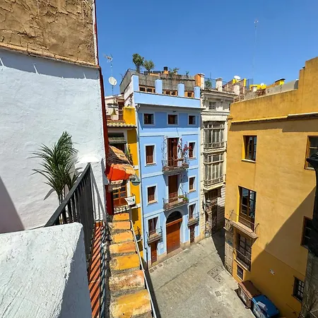 Piso Con Terraza En El Centro Historico * Valencia